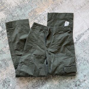 Abercrombie & Fitch High Rise Cargo Pants 24 Short